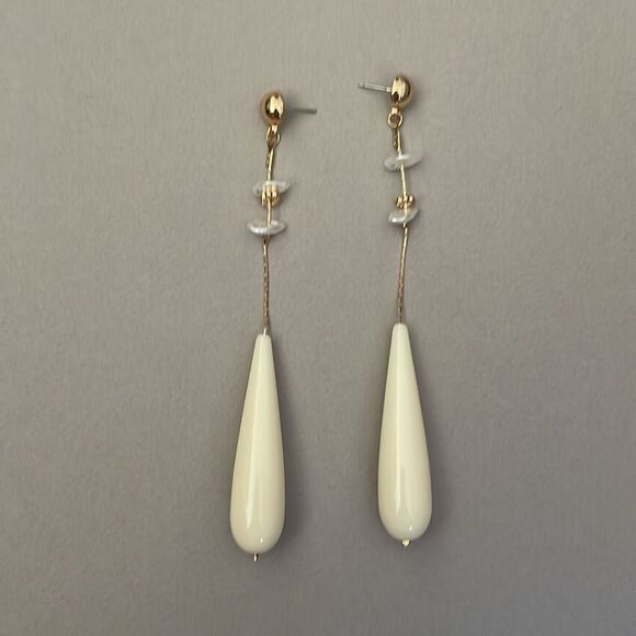 Elegant Cream Drop Earrings A1214 - Picture 2 of 3